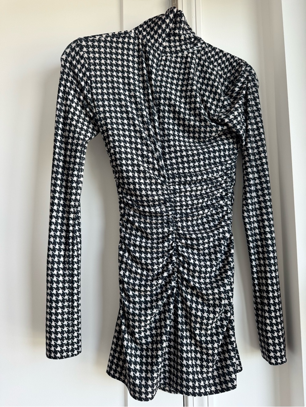 Norma Kamali Black & White Houndstooth Long Sleeve Ruched Mini Dress